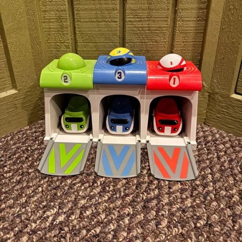 Battat Pop-Up Pals Garage with 3 Cars and Hammer